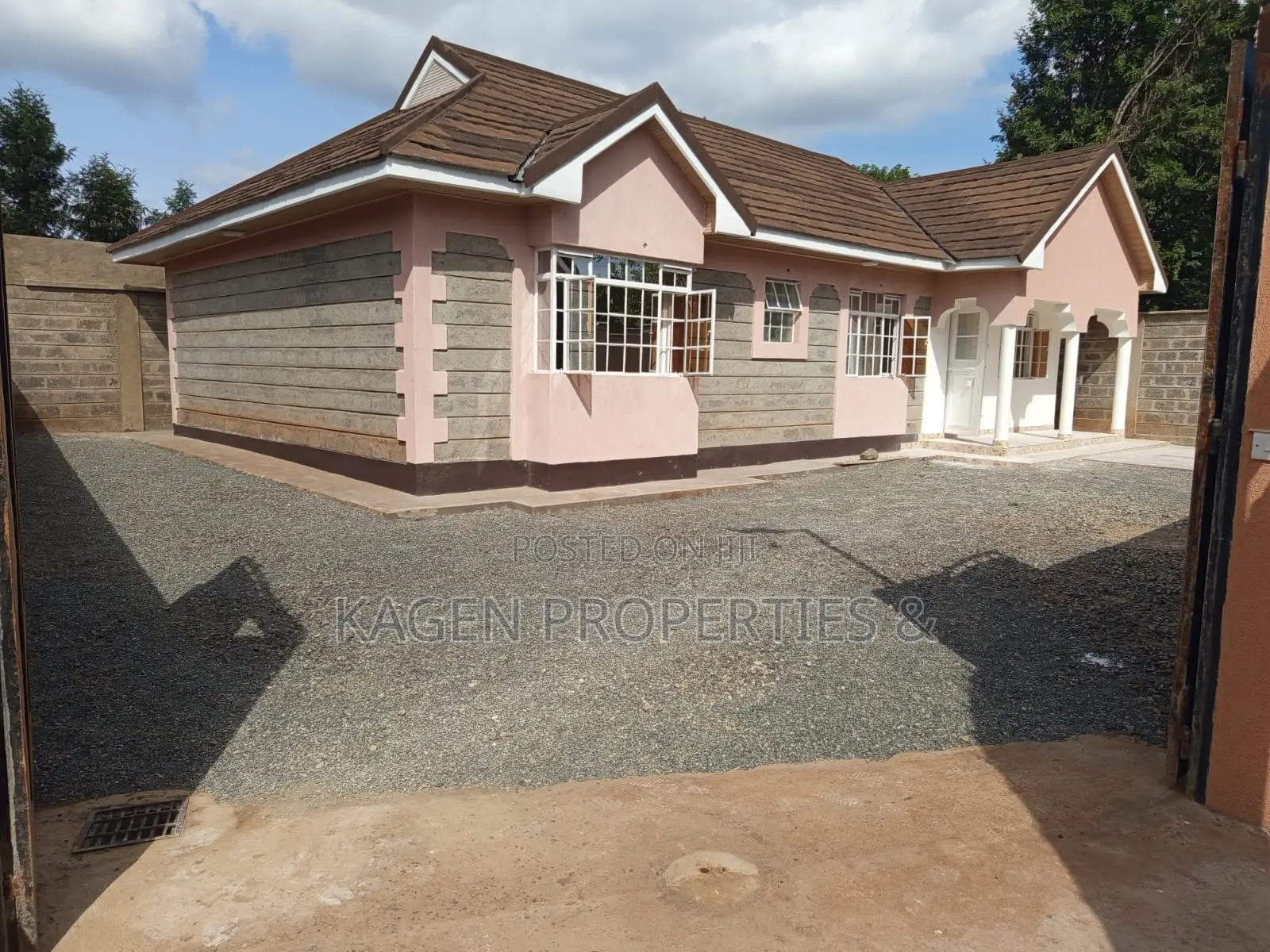 3bdrm Bungalow in Ngong CBD for sale
