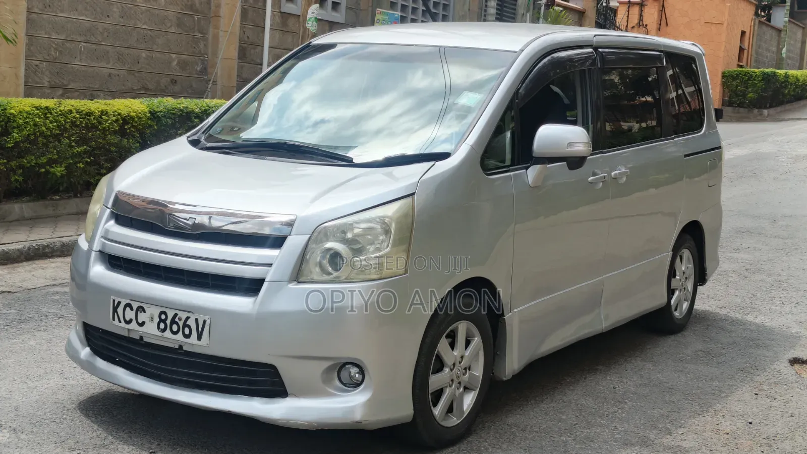 Toyota Noah 2008 Silver