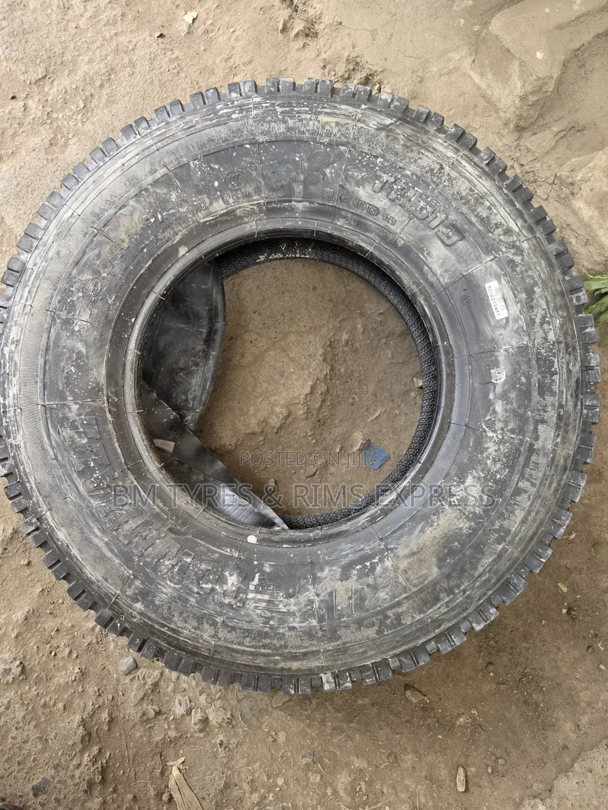 750 R16 Townhall Tires (Diff) Commercial.
