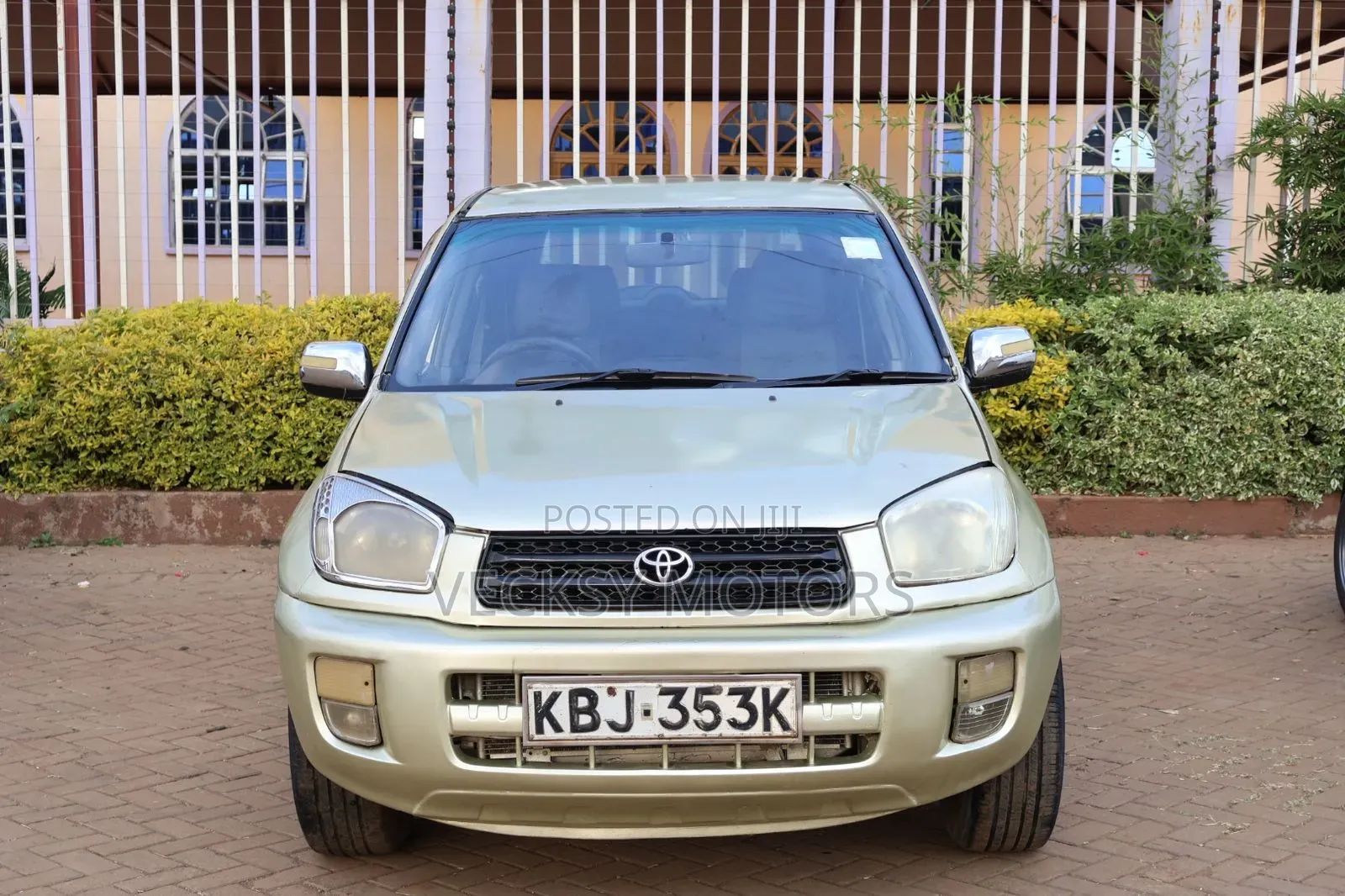 Toyota RAV4 2002 Gold