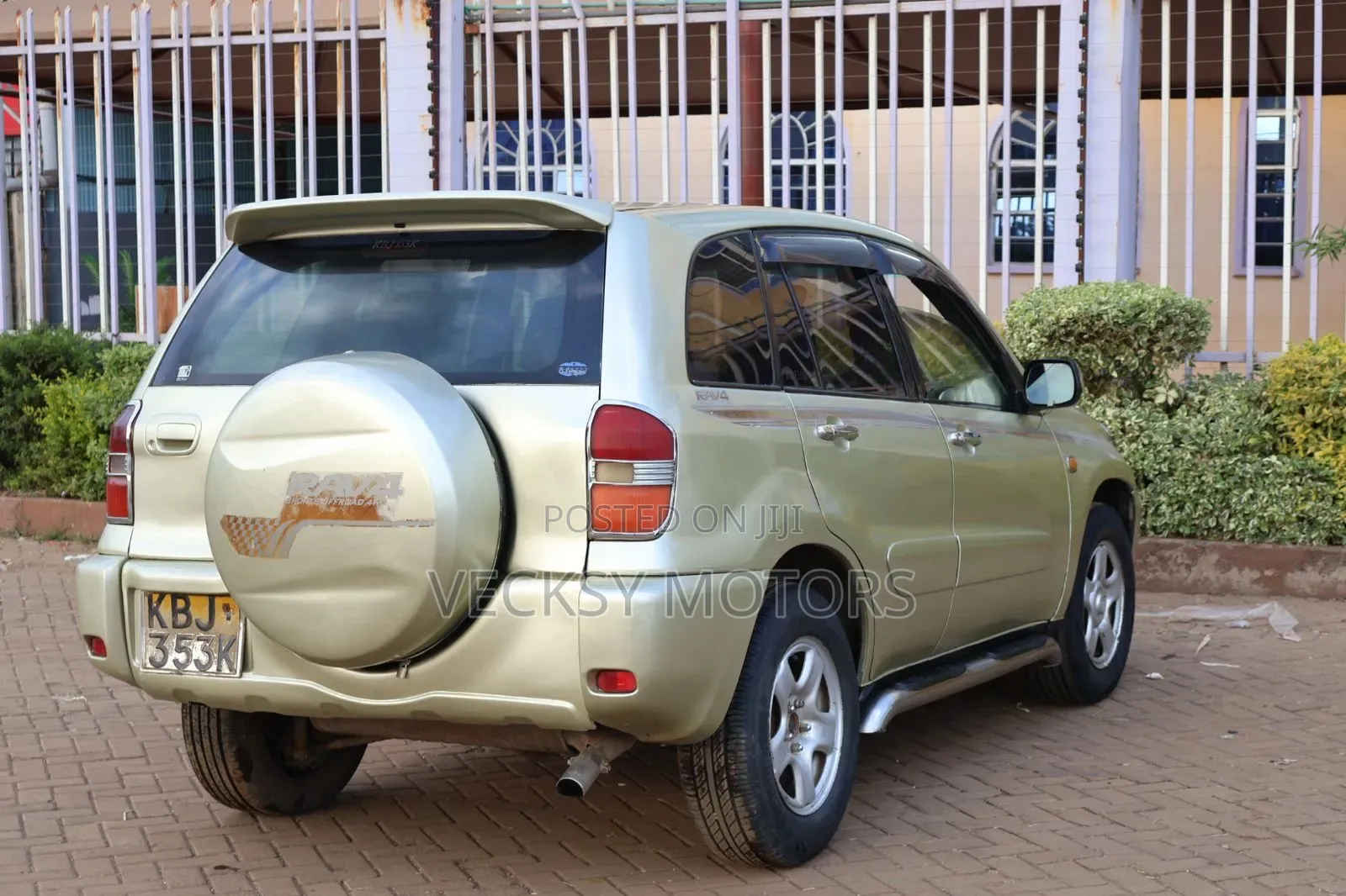 Toyota RAV4 2002 Gold
