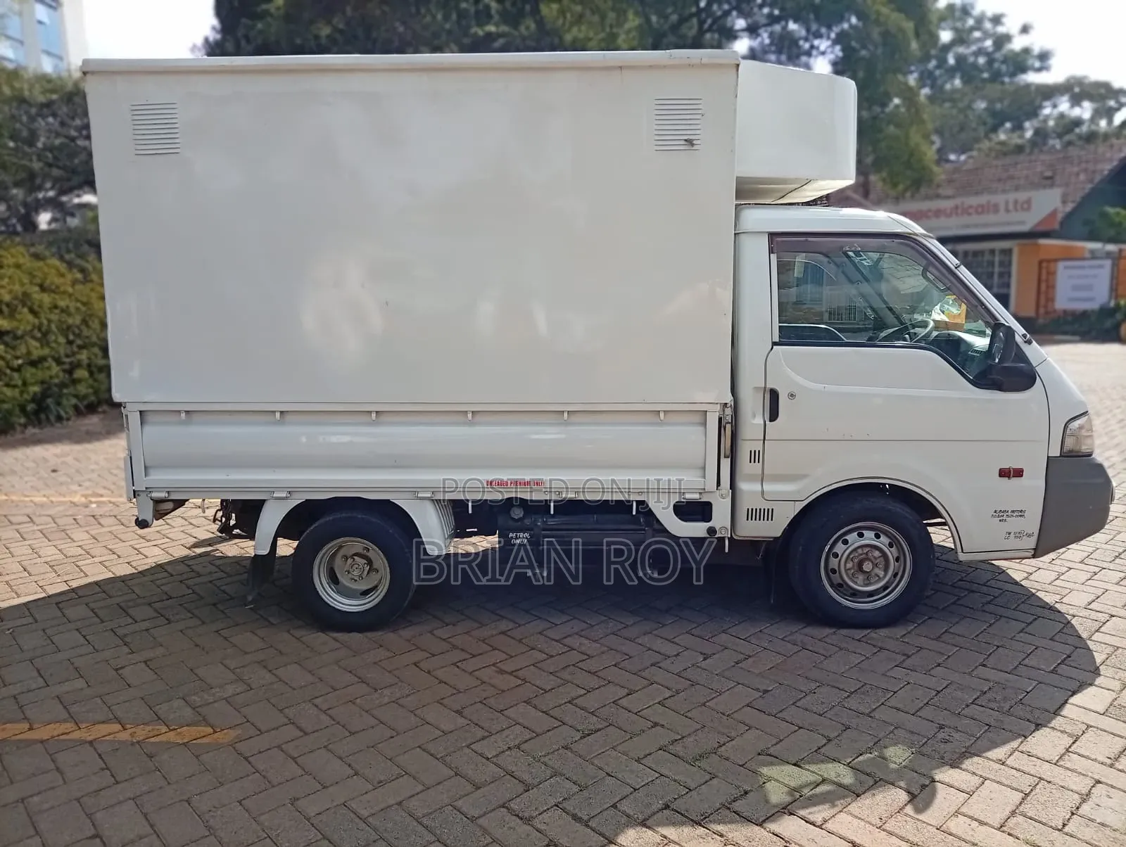 Nissan Vannete