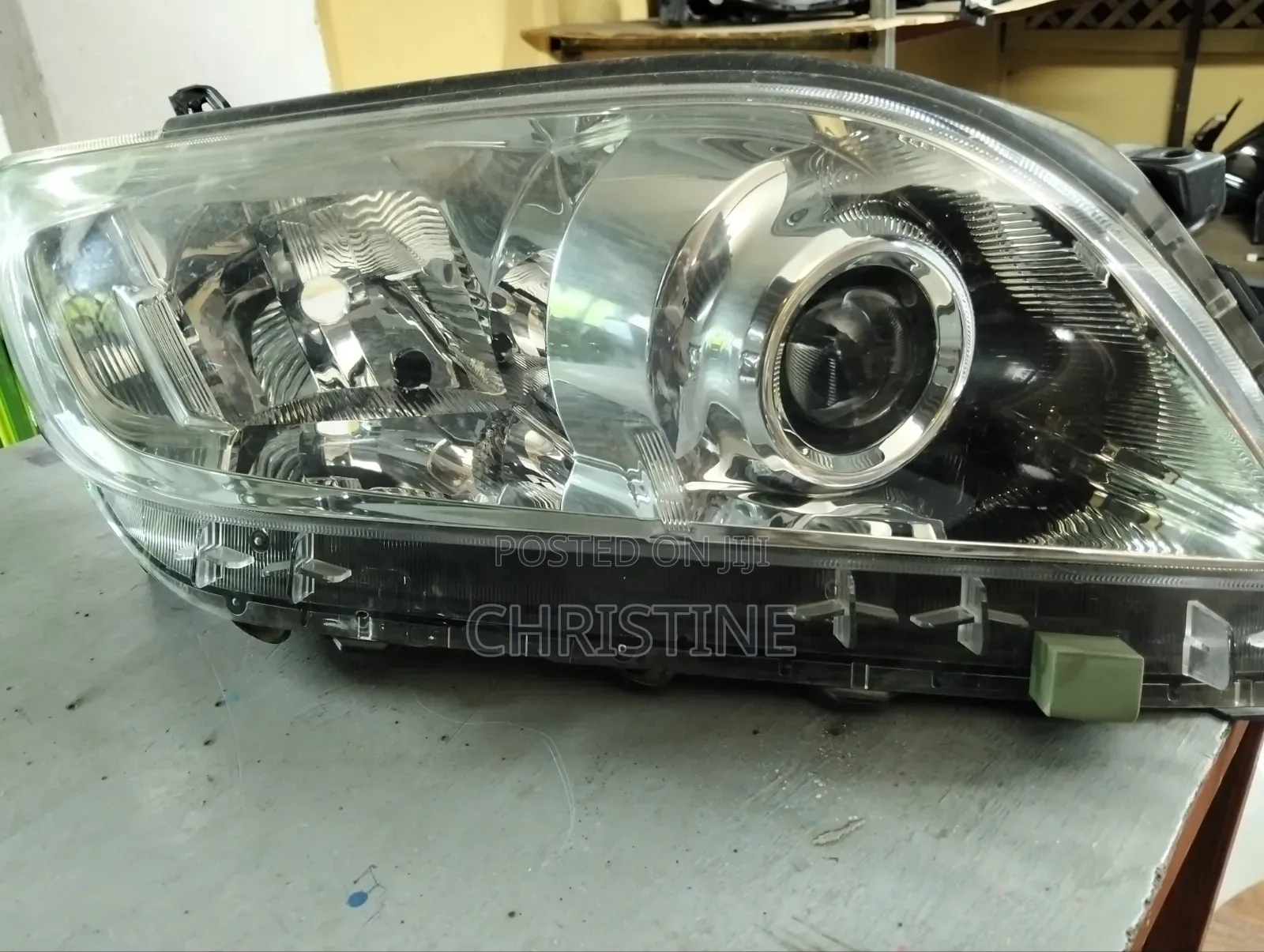 Toyota Vanguard Headlight Xenon