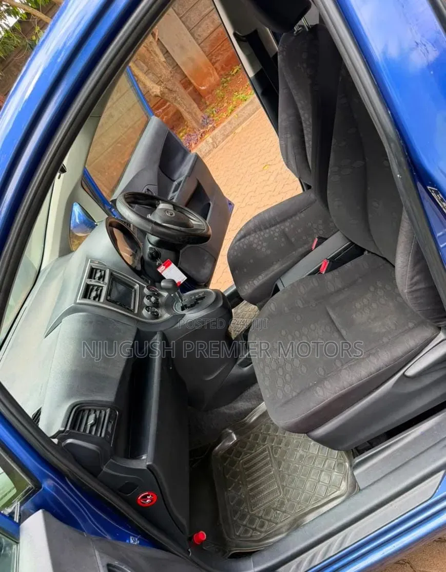Subaru Trezia 2011 Blue