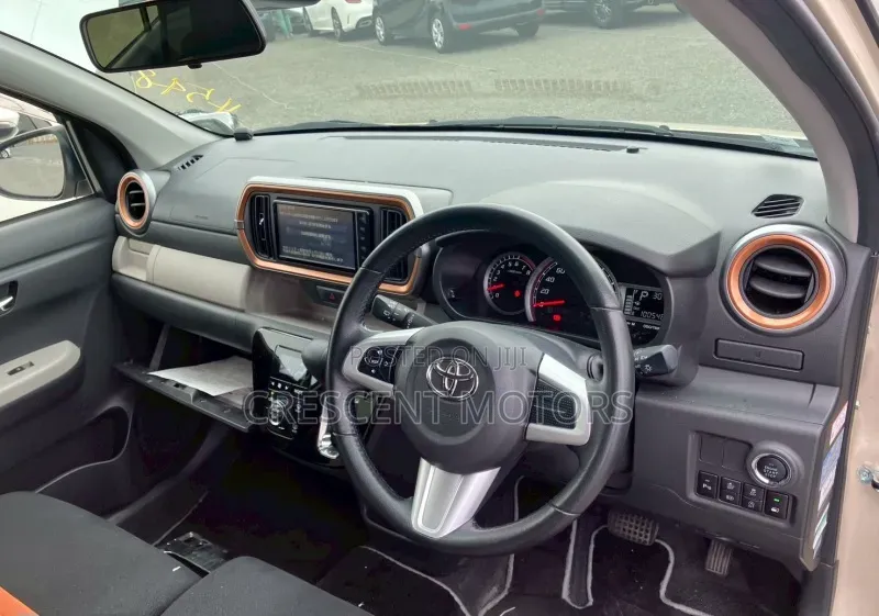 Toyota Passo 2021 Beige