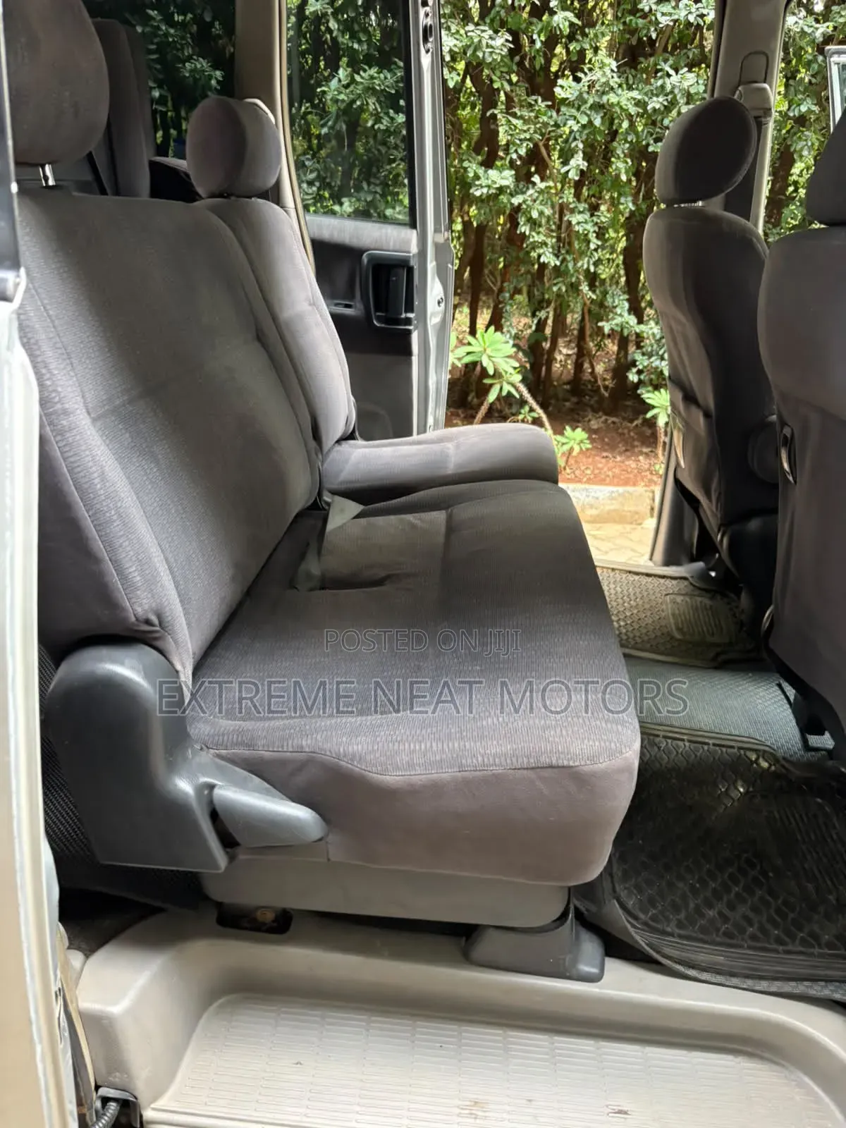 Toyota Noah 2005 Silver