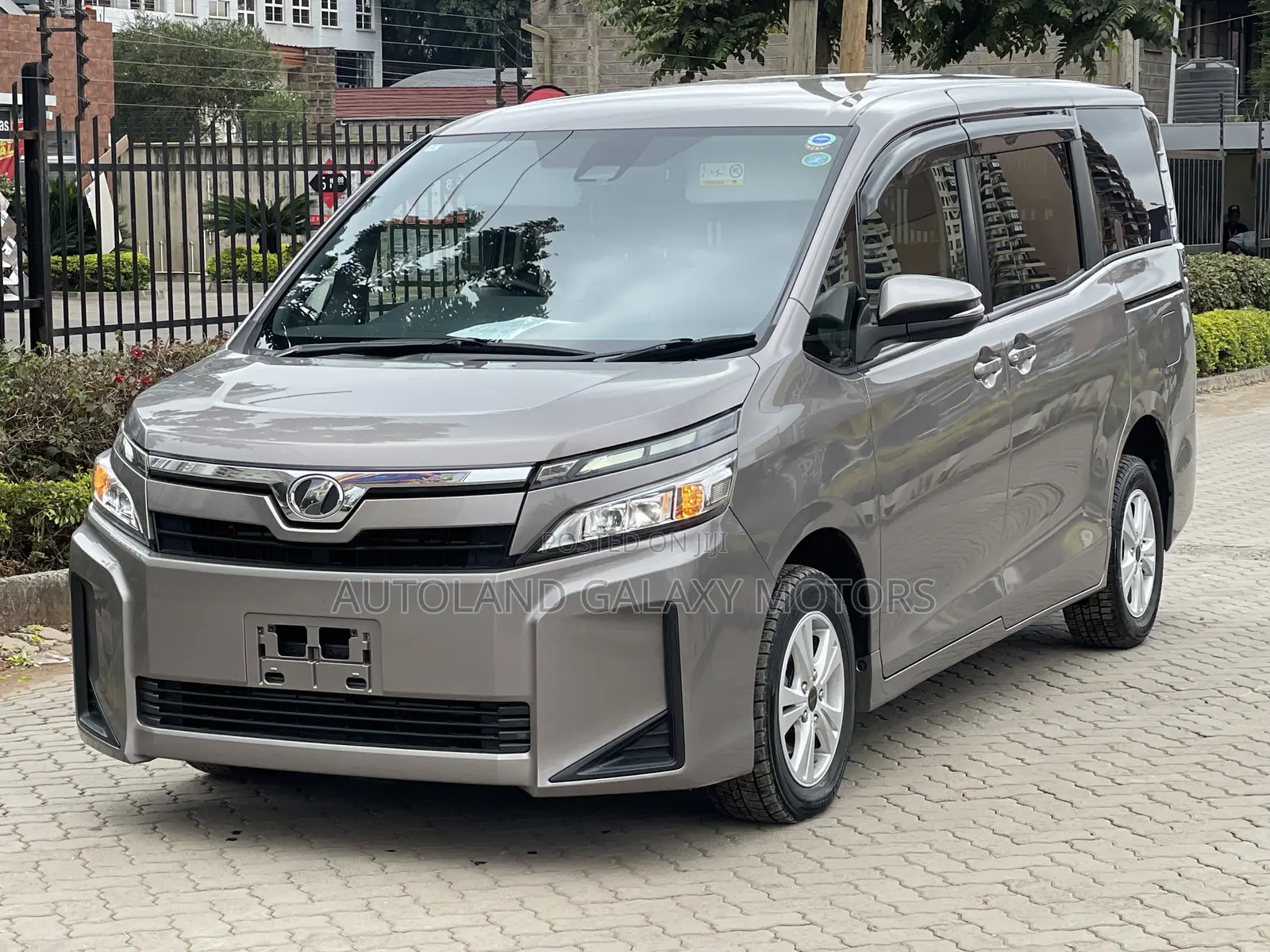 Toyota Voxy 2020 Gold