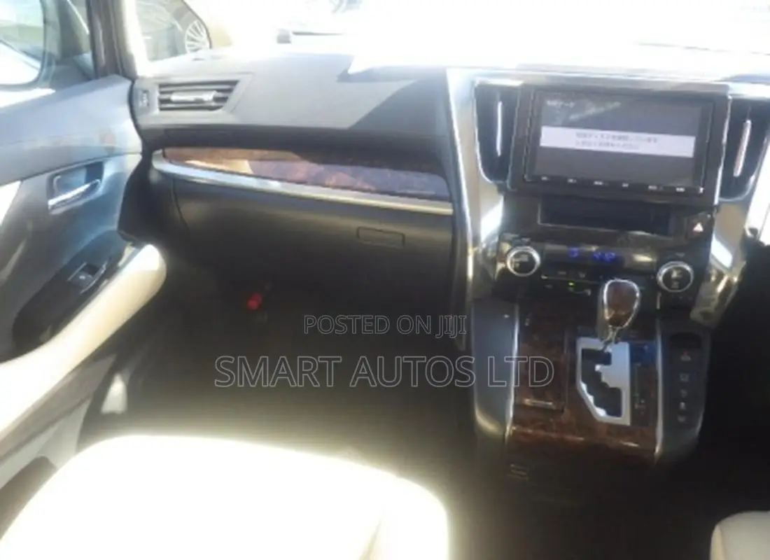 Toyota Alphard 2019 Pearl