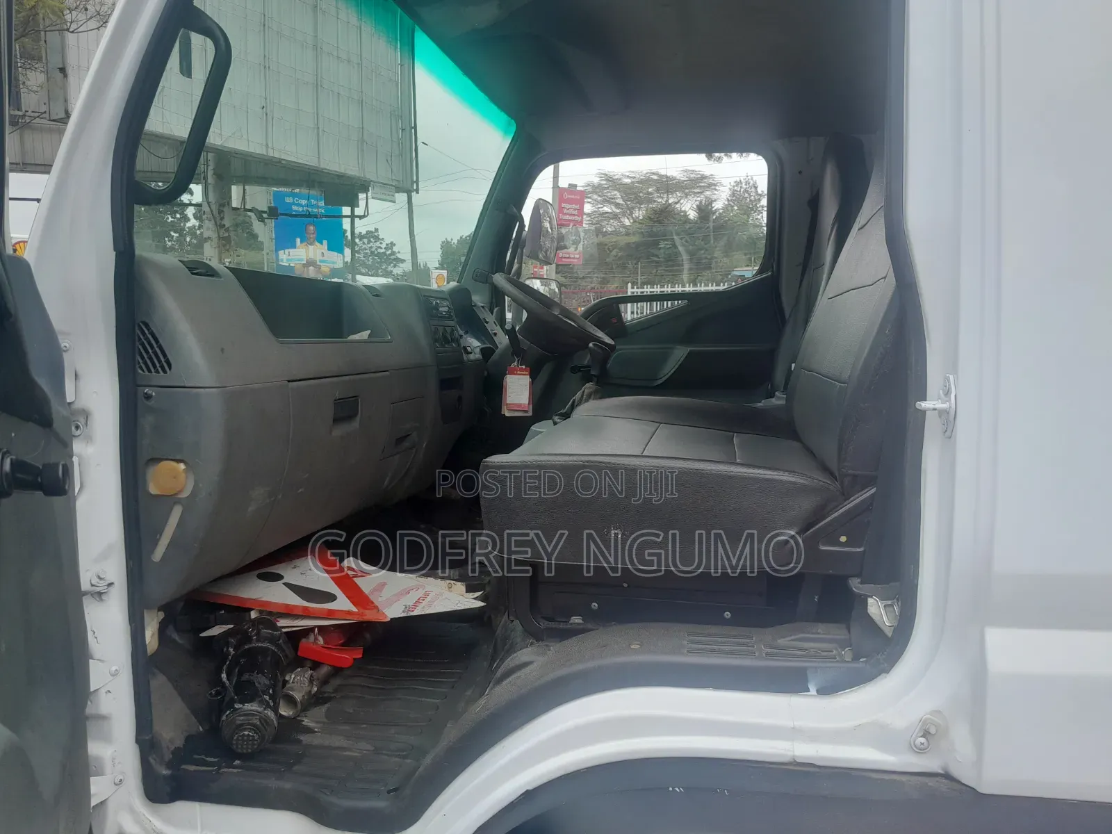 Mitsubishi Fuso F1v1 2018 White