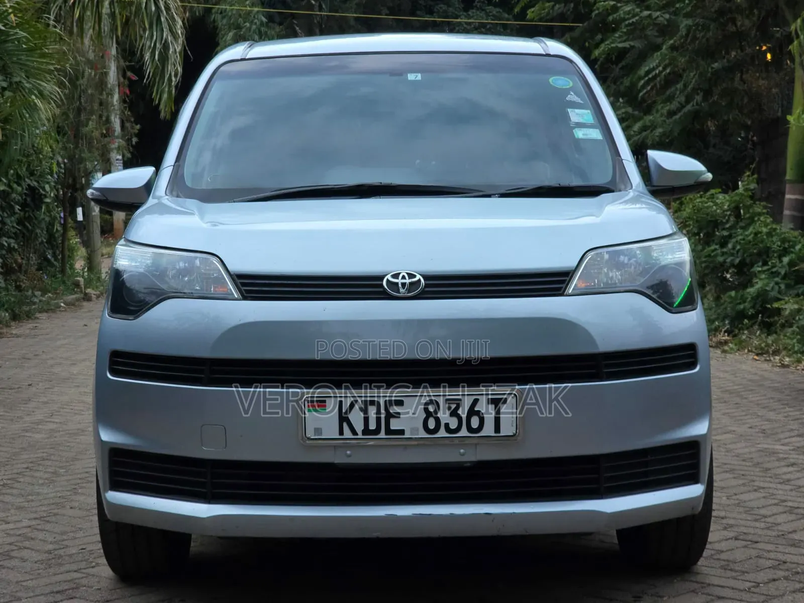 Toyota Spade 2014 Silver