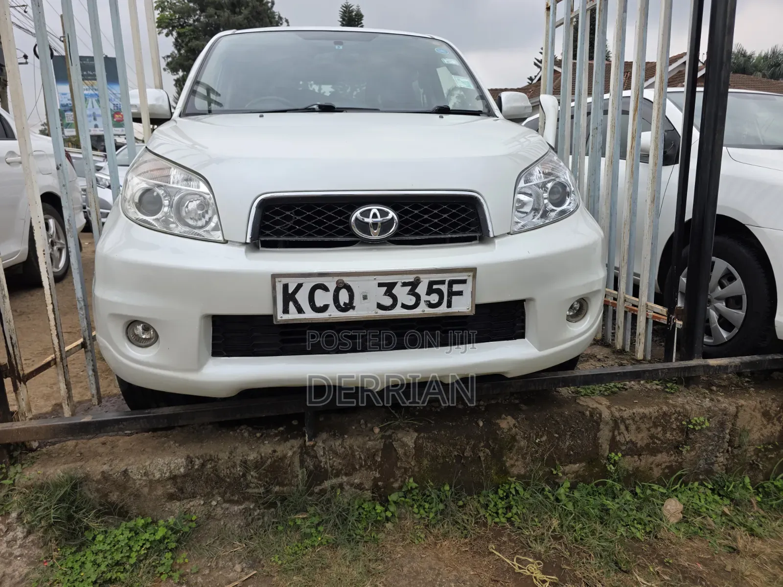 Toyota Rush 2011 White
