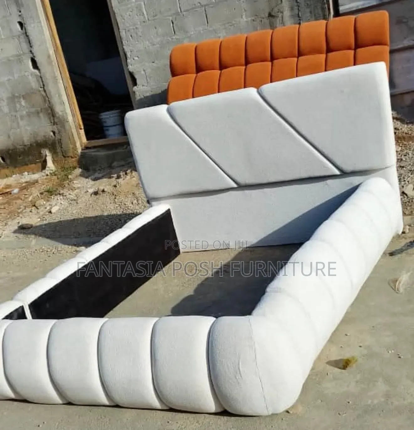 White Padded Bed Size 5 by 6