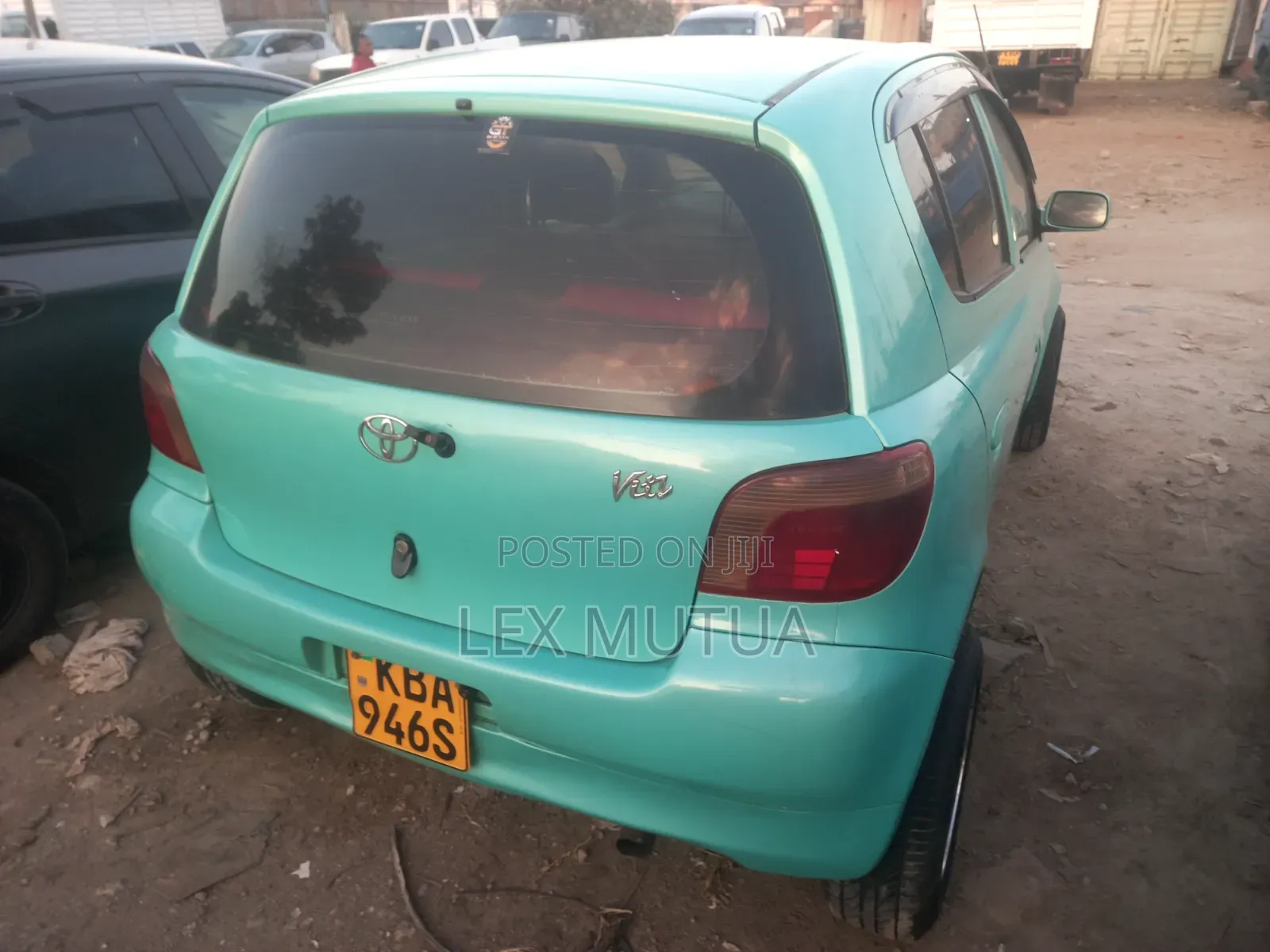 Toyota Vitz 2000 Green