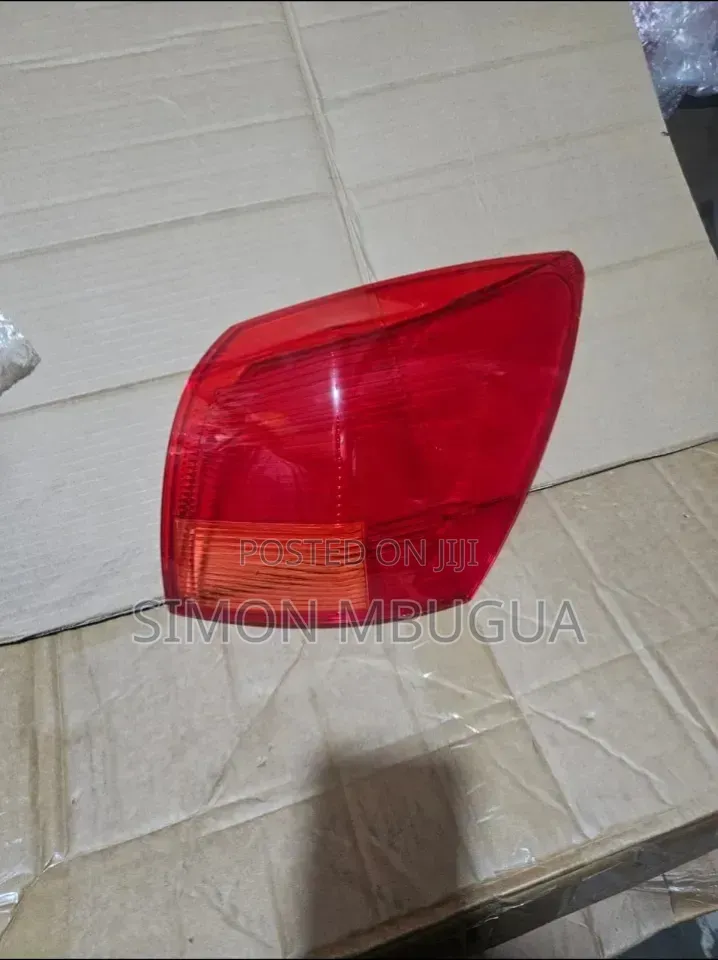 Nissan Dualis Taillight Lens
