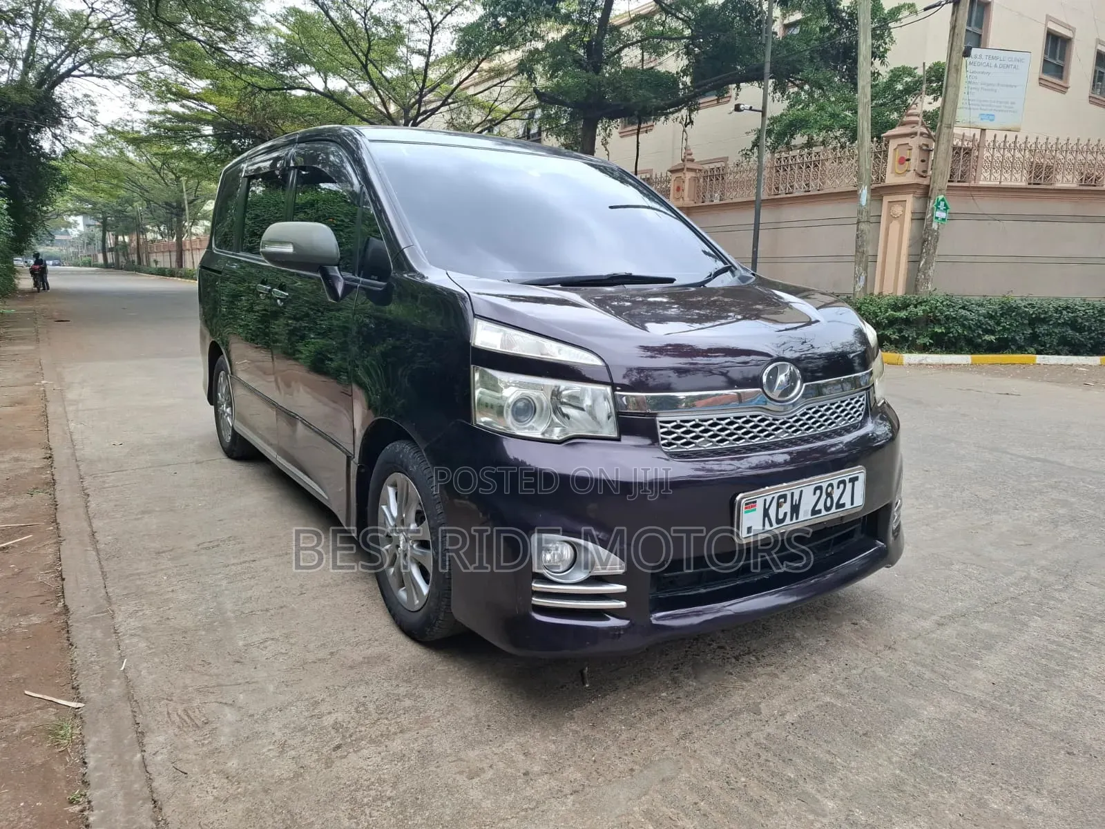 Toyota Voxy X L Edition 2WD 8-Seater 2013 Purple