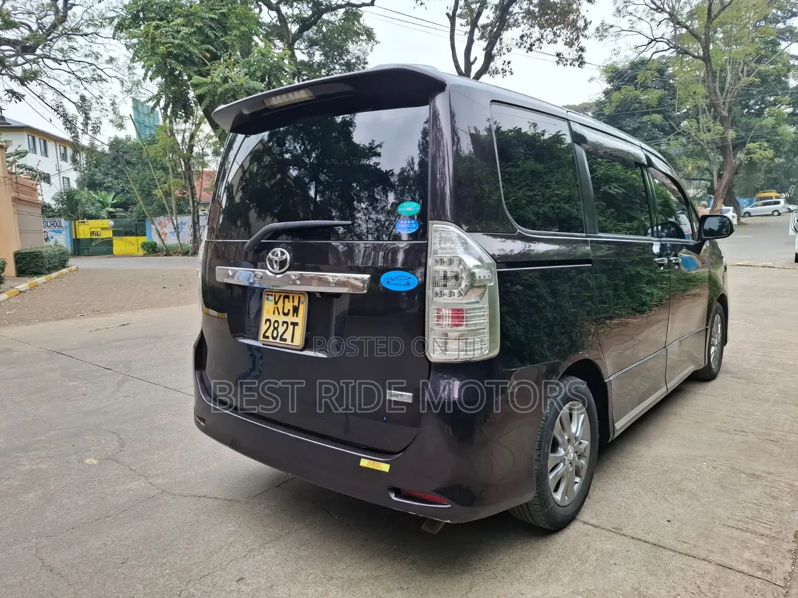 Toyota Voxy X L Edition 2WD 8-Seater 2013 Purple