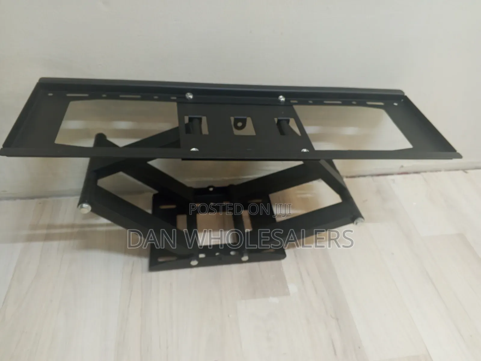 Double Arm Swivel Wall Bracket for 32"-70