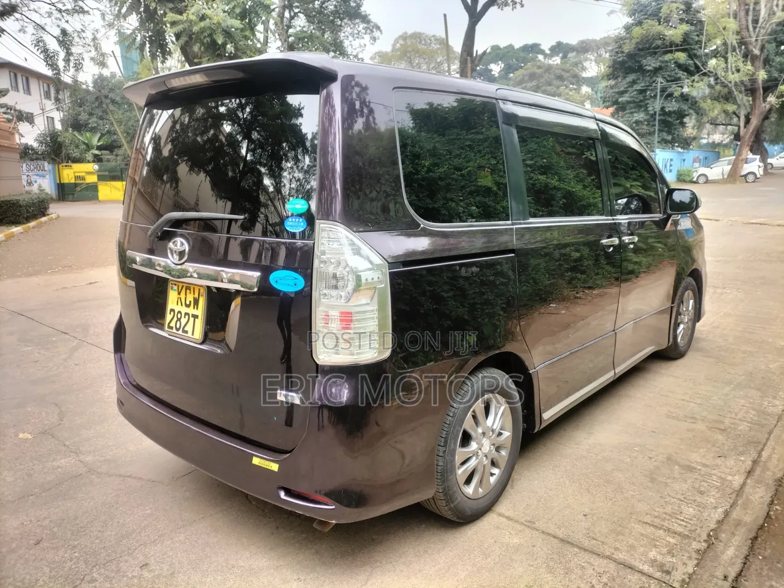 Toyota Voxy 2013 Burgundy