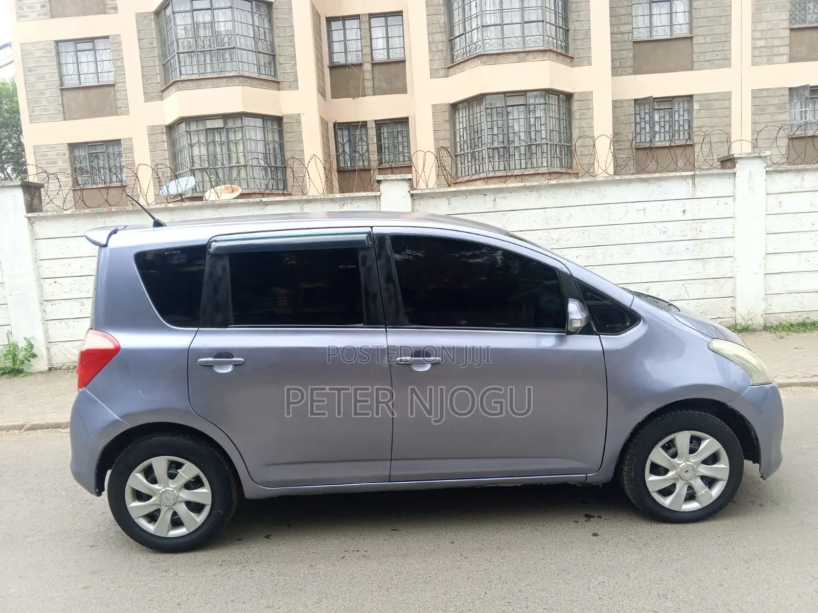 Toyota Ractis 2009 Blue