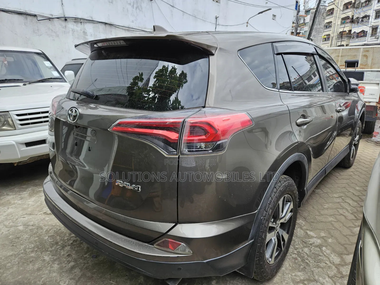 Toyota RAV4 SE FWD (2.5L 4cyl 6A) 2017 Gray