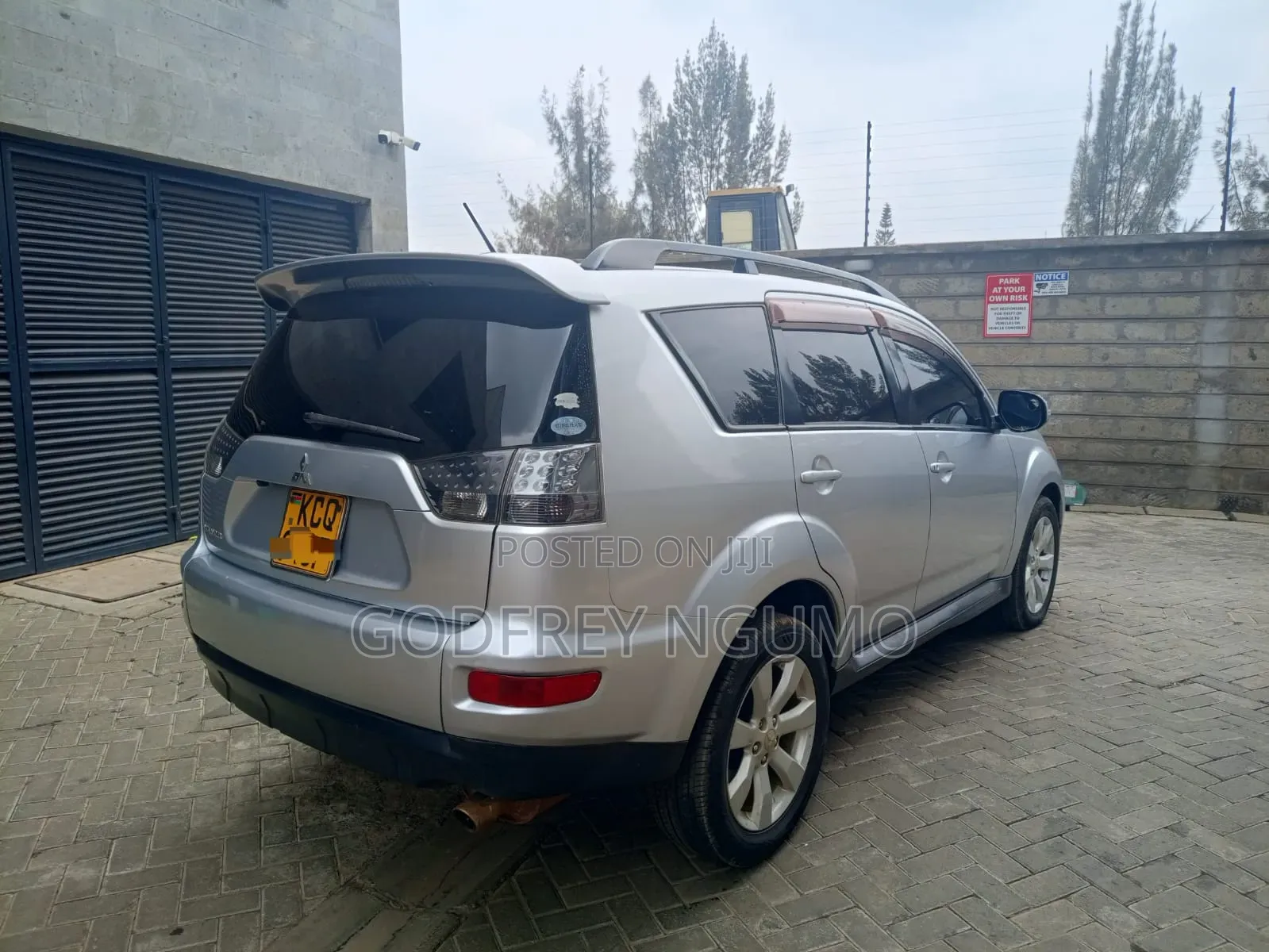 Mitsubishi Outlander 2011 Silver