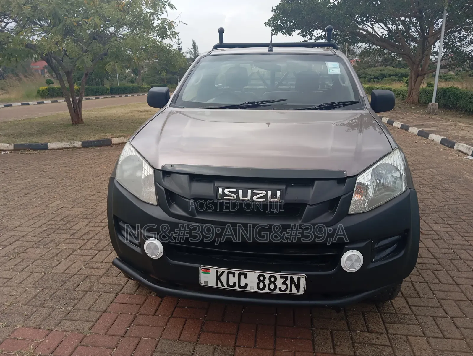 Isuzu D-MAX 2015 Gray 