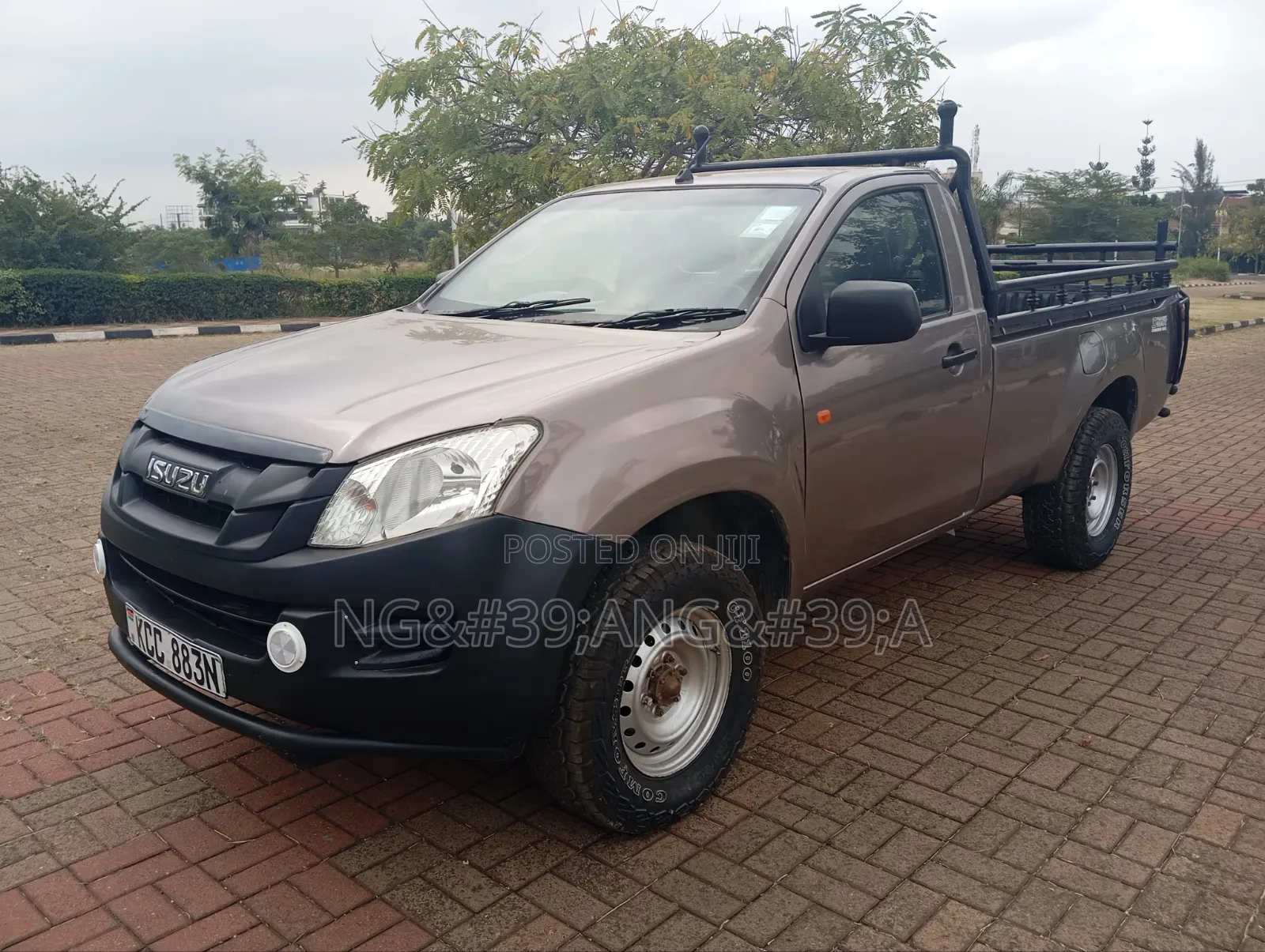 Isuzu D-MAX 2015 Gray 