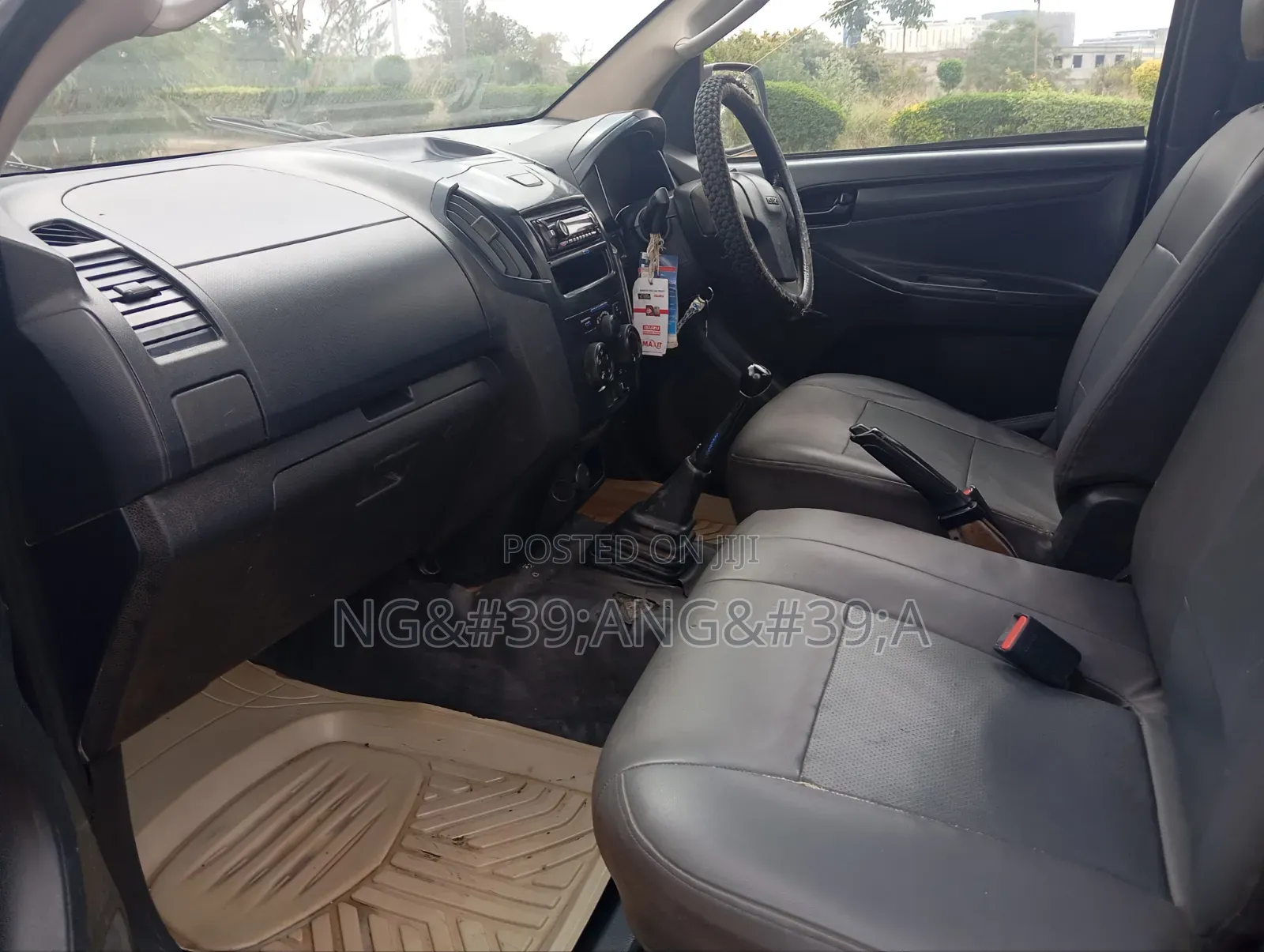 Isuzu D-MAX 2015 Gray 