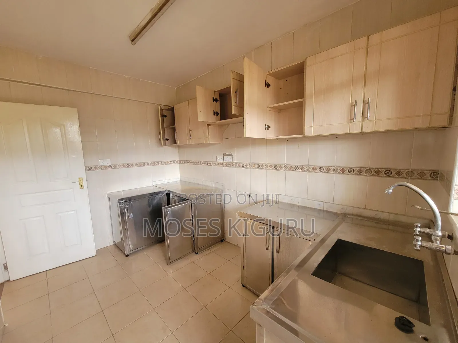 4bdrm Townhouse / Terrace in Kimbo for rent