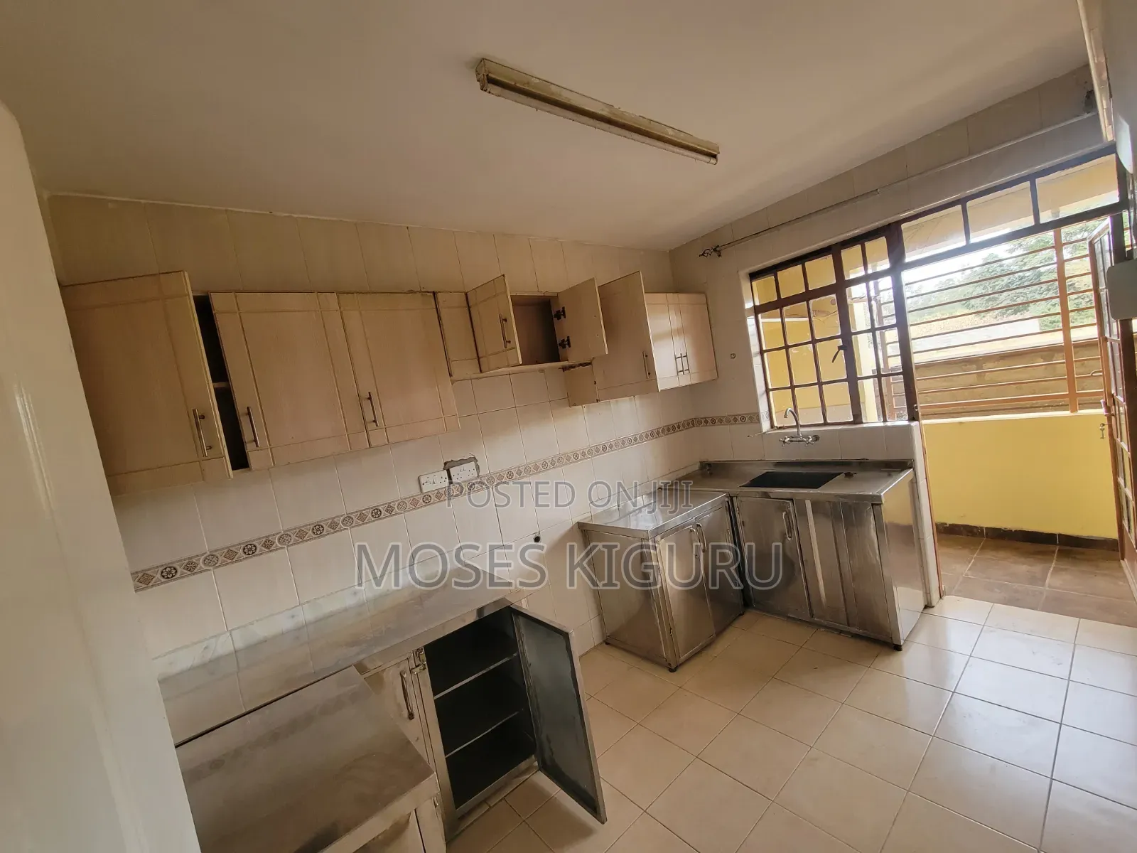 4bdrm Townhouse / Terrace in Kimbo for rent