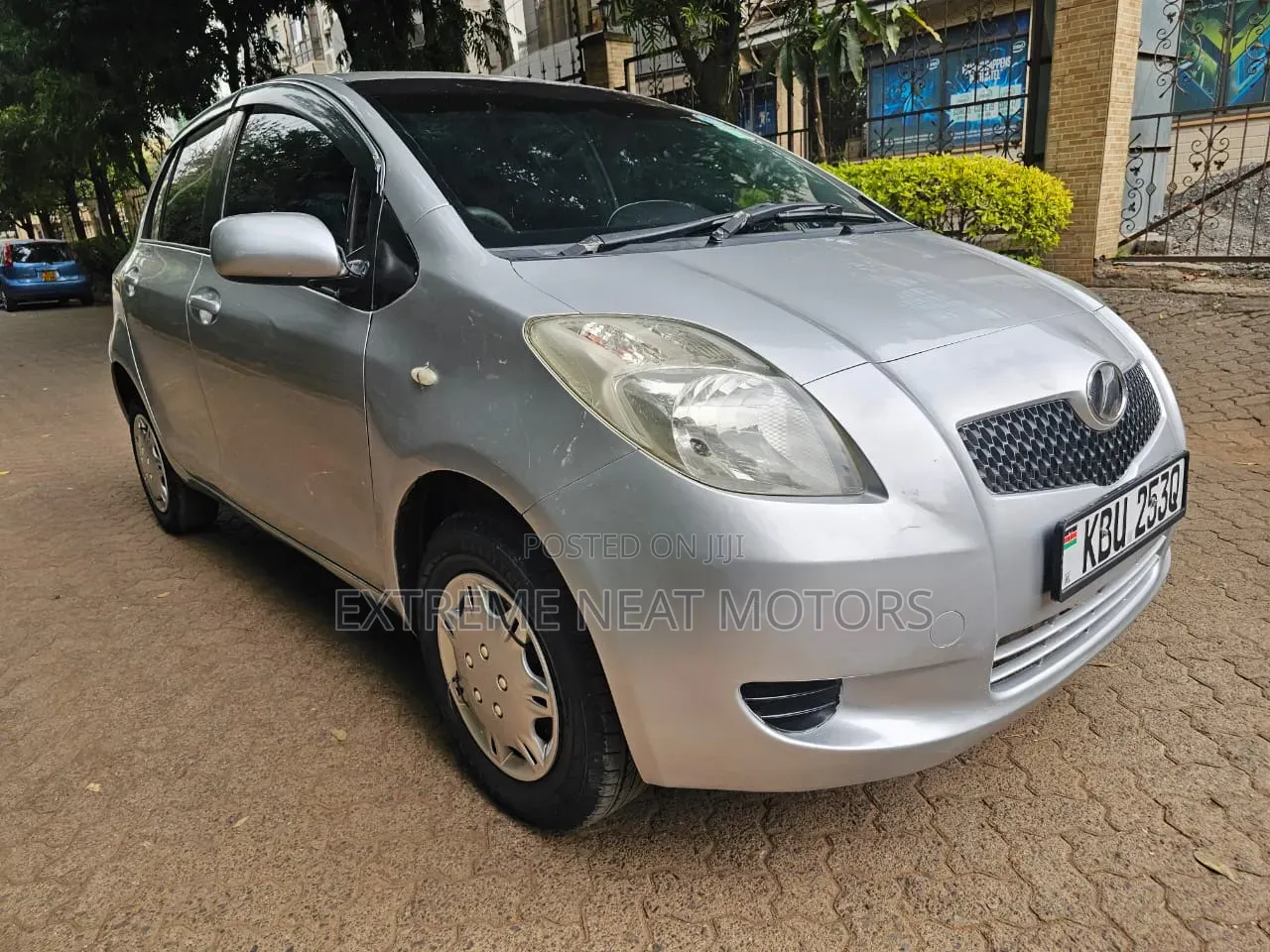 Toyota Vitz 2006 Silver