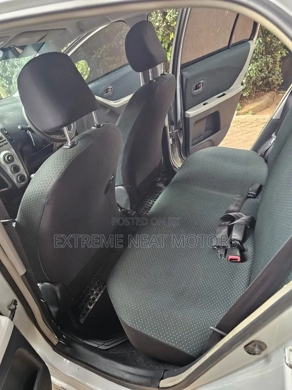 Toyota Vitz 2006 Silver