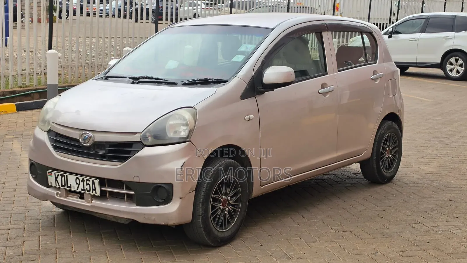 Daihatsu Mira 2015 Pink