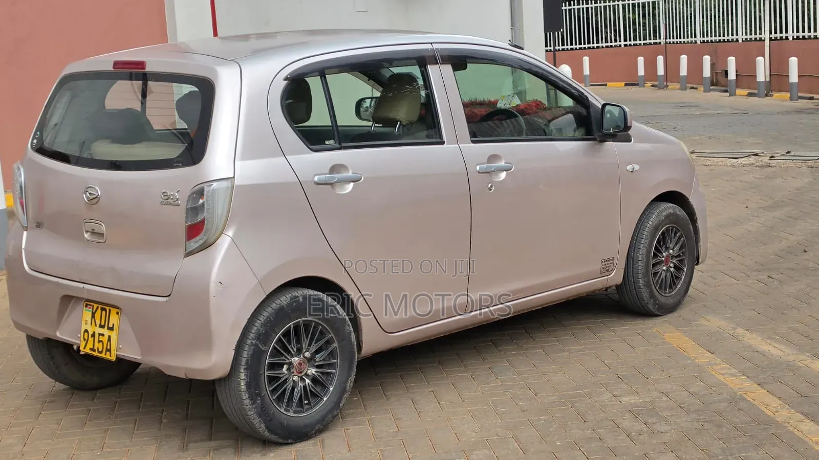Daihatsu Mira 2015 Pink