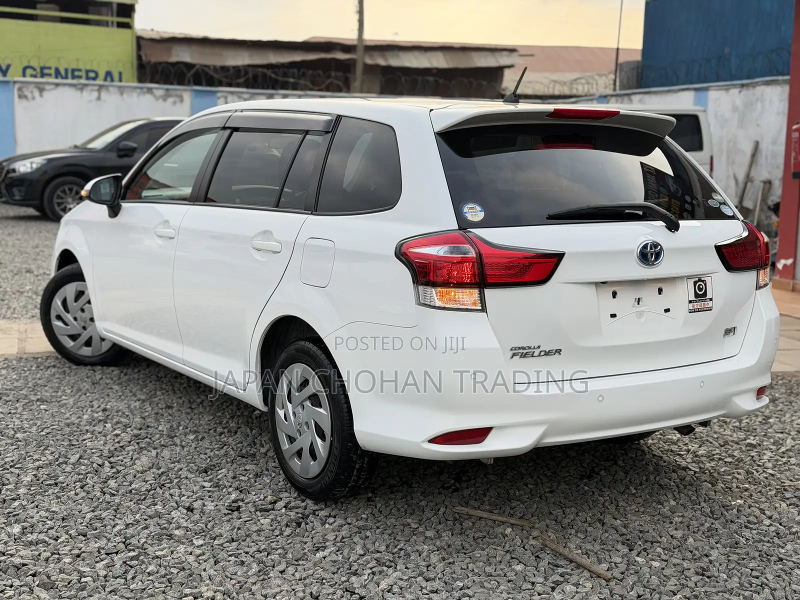 Toyota Corolla Fielder 1.5 Hybrid FWD 2020 White