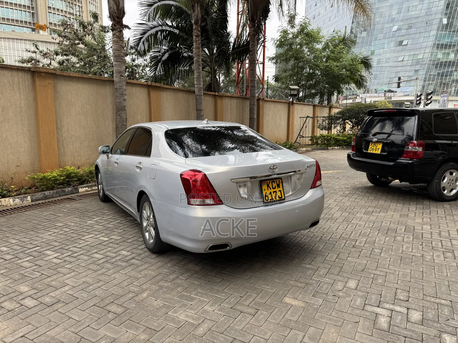 Toyota Crown Majesta 2012