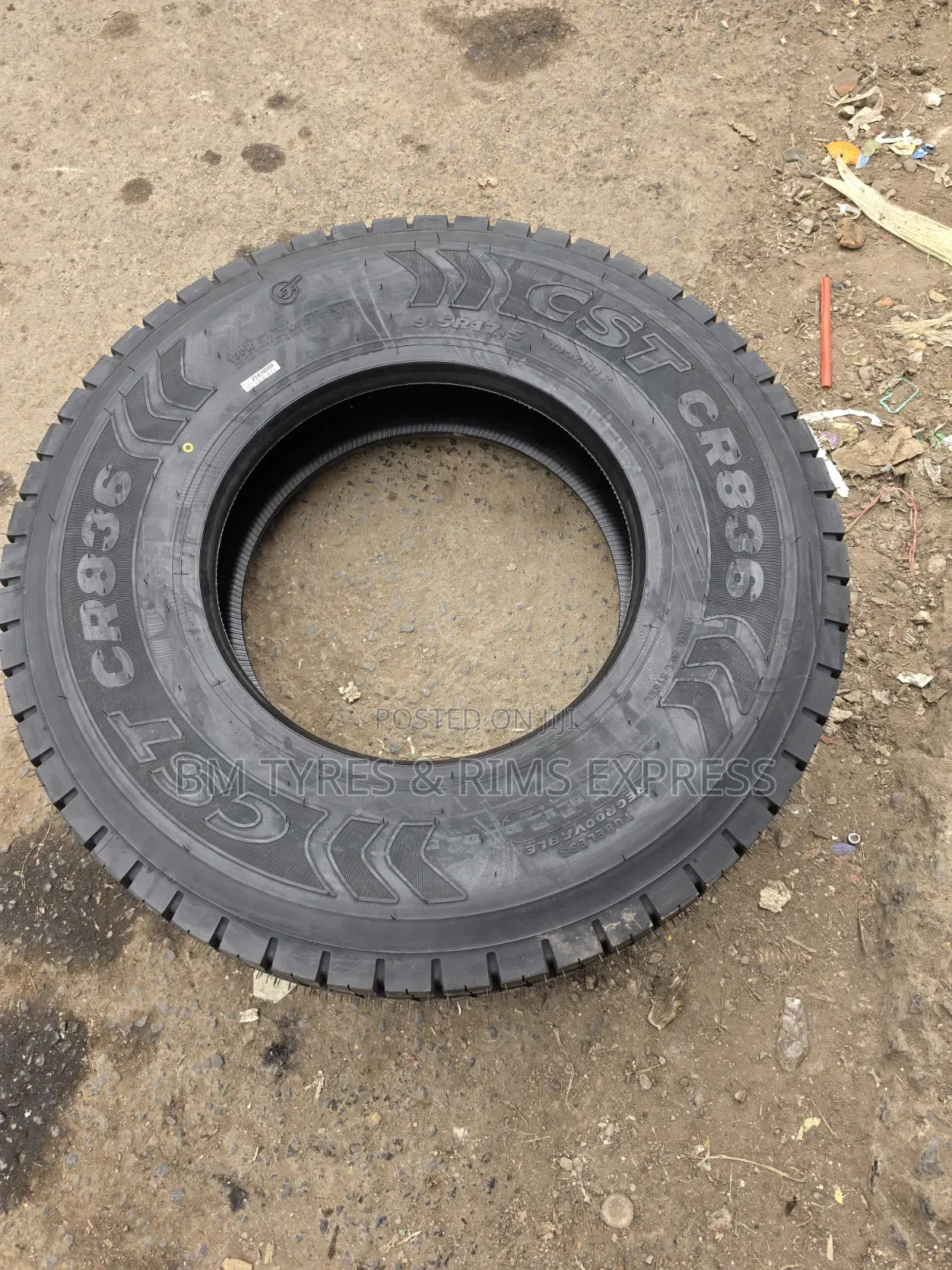 9.5 R17. 5 CST Tires (Diff)