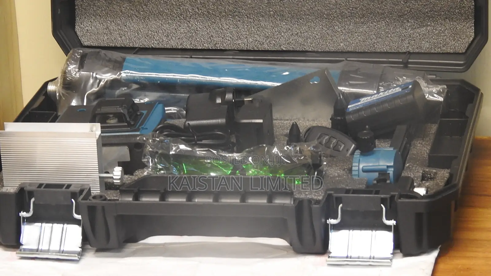 Makita Rechargeable Green Laser Level 16 Line With Remote Control