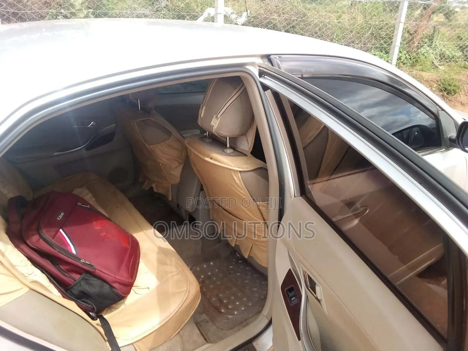 Toyota Premio 2011 Silver