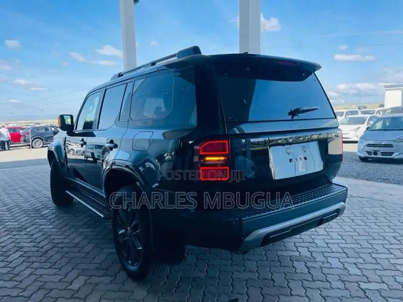 New Toyota Land Cruiser Prado 2.8 2024 Black