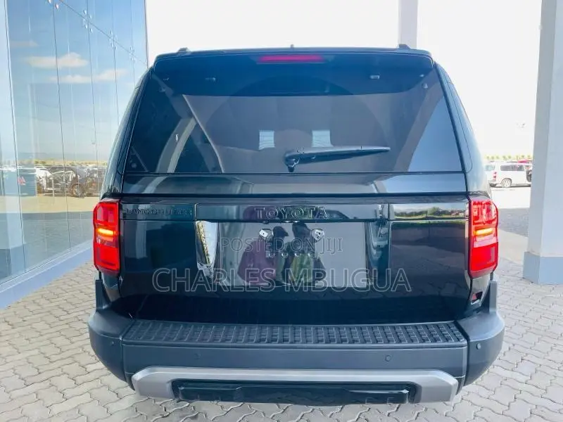 New Toyota Land Cruiser Prado 2.8 2024 Black
