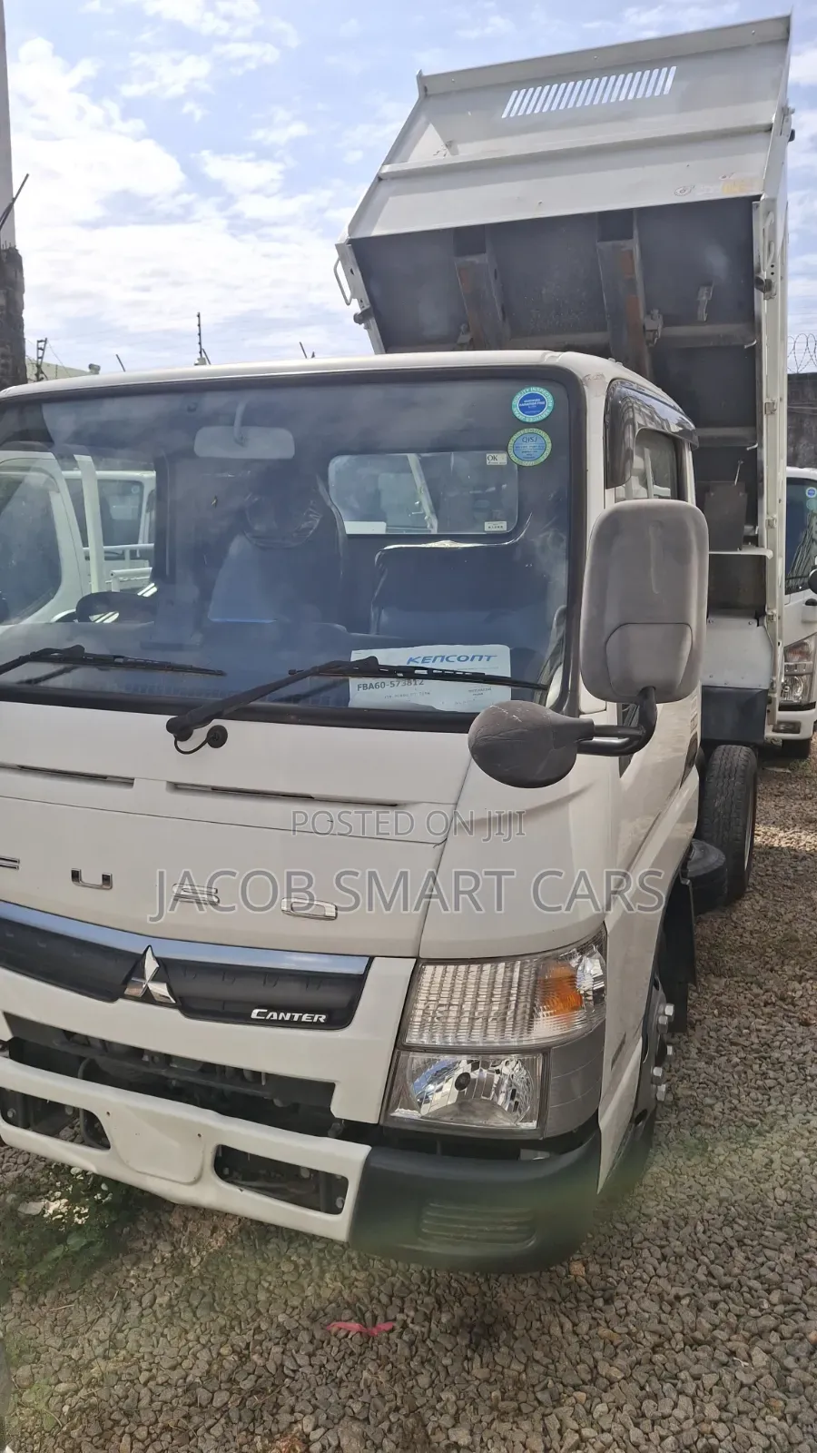 Mitsubishi Fuso 2018 White