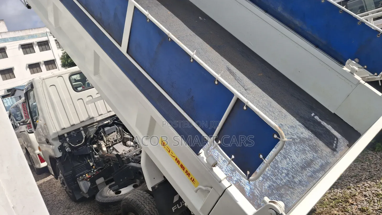 Mitsubishi Fuso 2018 White