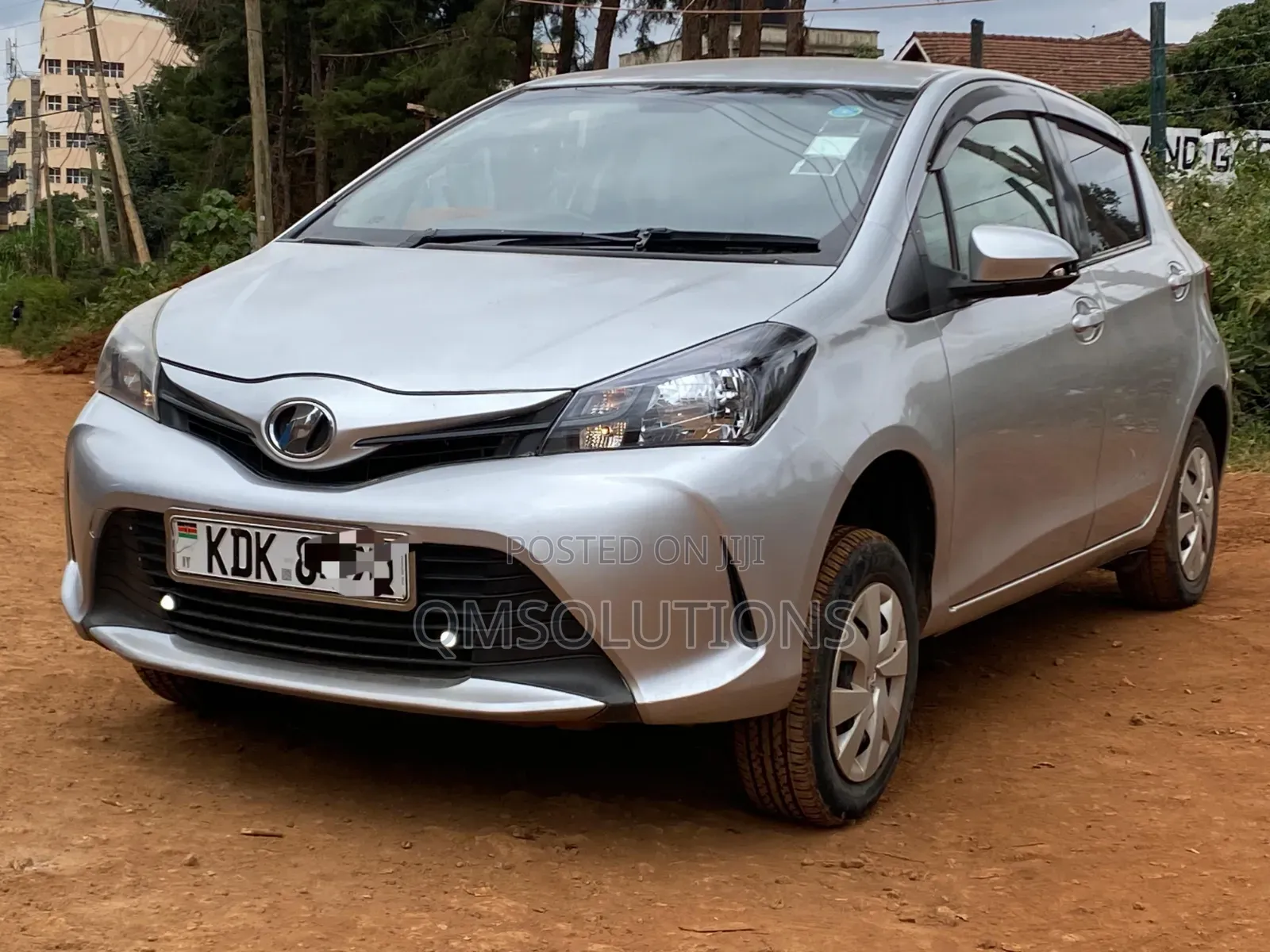 Toyota Vitz 2016 Silver