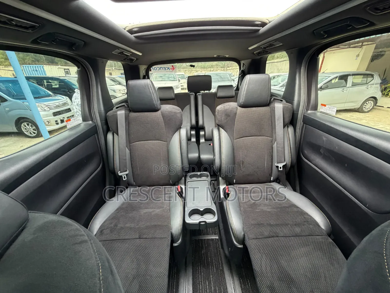 Toyota Alphard 2021 Pearl