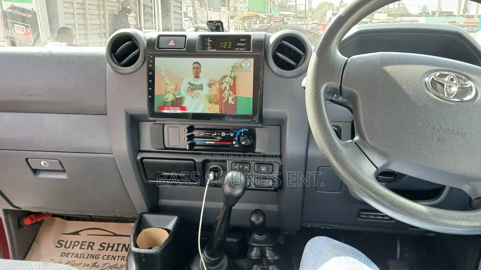 Toyota Land Cruiser 70series Android Radio Upgrade