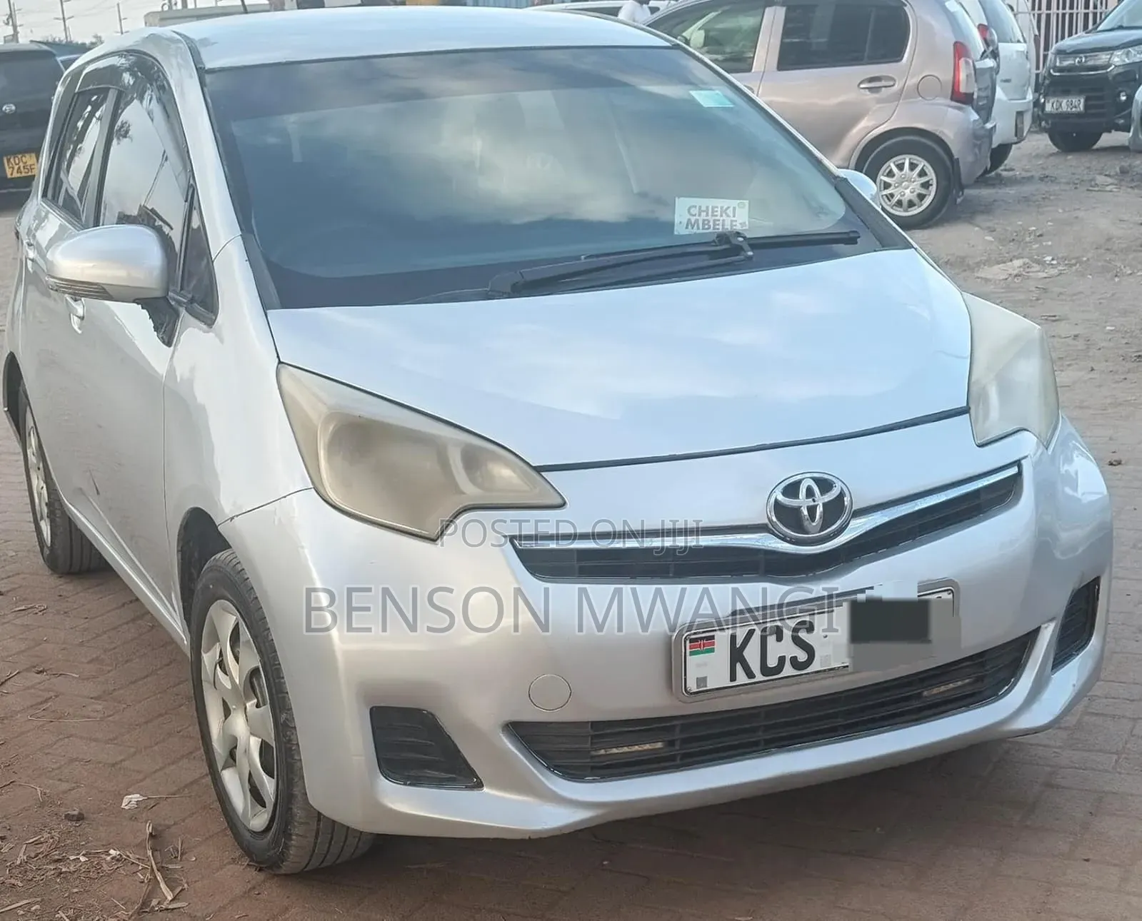 Toyota Ractis 2011 Silver