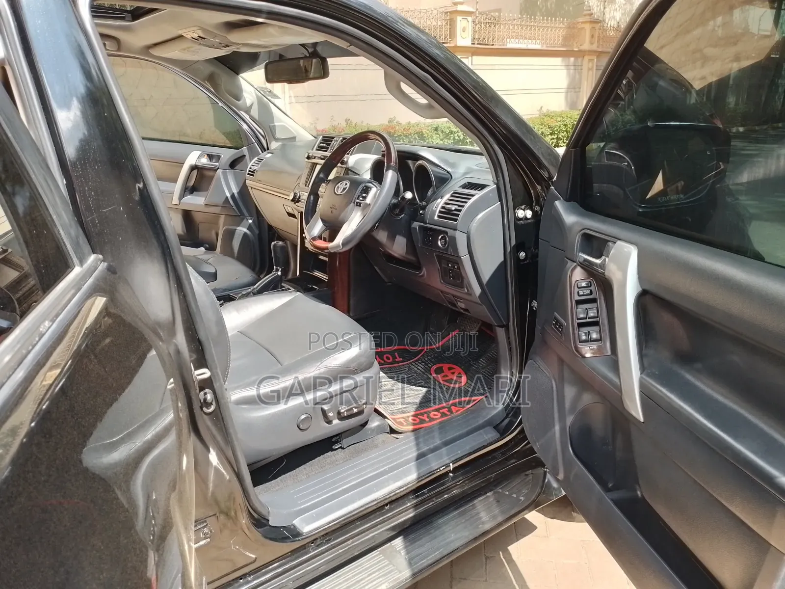 Toyota Land Cruiser Prado 2016 Black