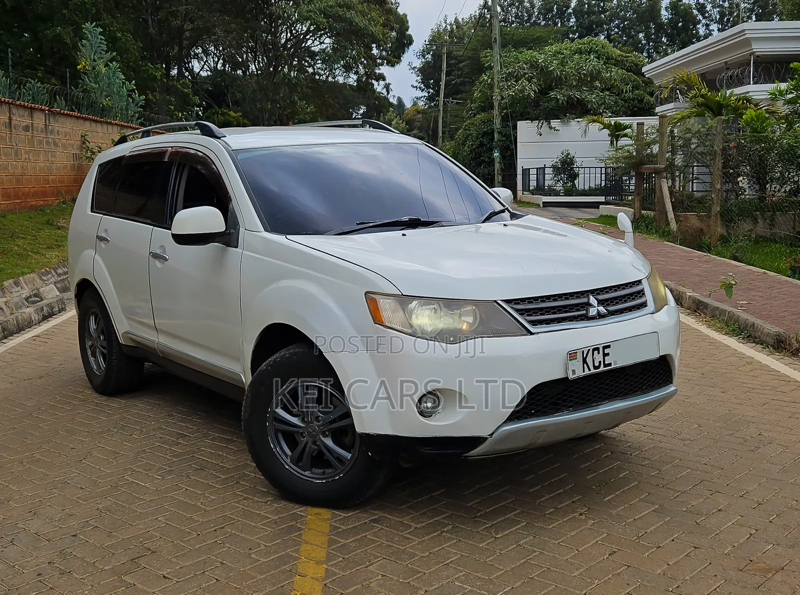 Mitsubishi Outlander 2.4 GLS Automatic 2009 White