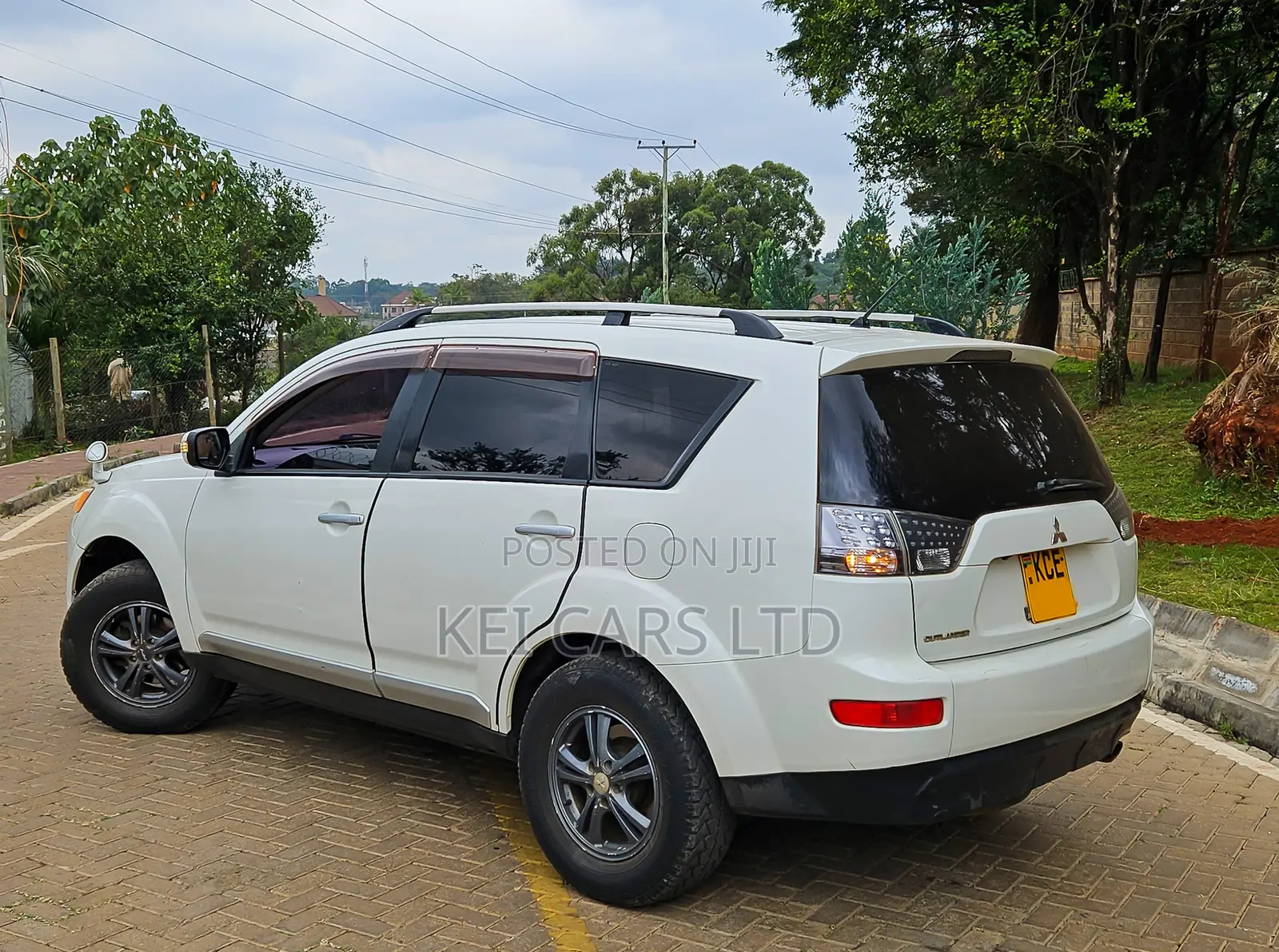 Mitsubishi Outlander 2.4 GLS Automatic 2009 White